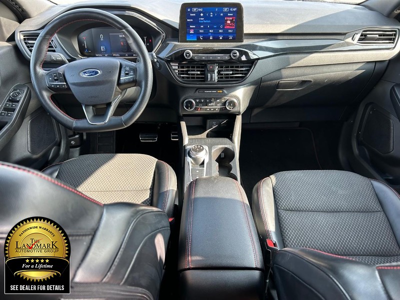 Ford Escape Vehicle Full-screen Gallery Image 16