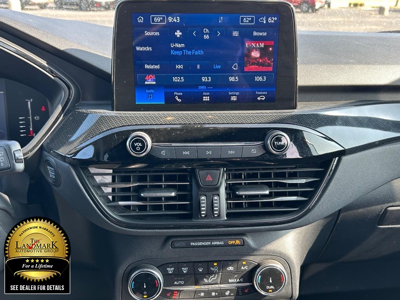 Ford Escape Vehicle Full-screen Gallery Image 18