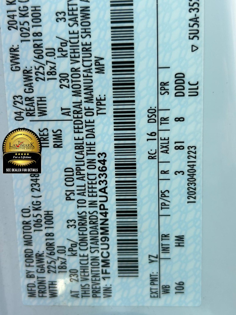 Ford Escape Vehicle Full-screen Gallery Image 21