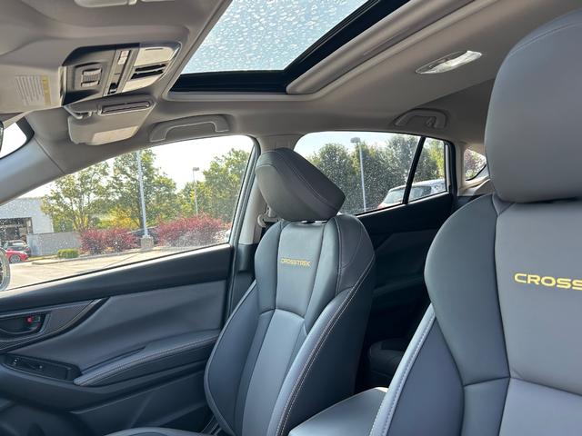 Subaru Crosstrek Vehicle Full-screen Gallery Image 9