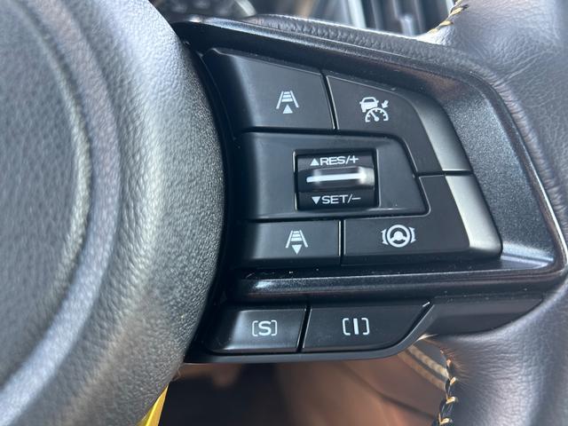 Subaru Crosstrek Vehicle Full-screen Gallery Image 11