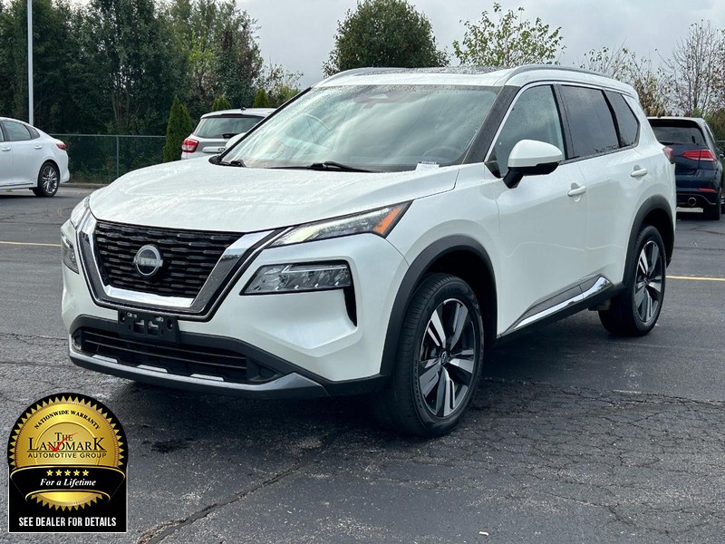 Nissan Rogue Vehicle Full-screen Gallery Image 5