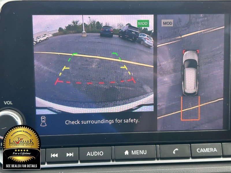 Nissan Rogue Vehicle Full-screen Gallery Image 13