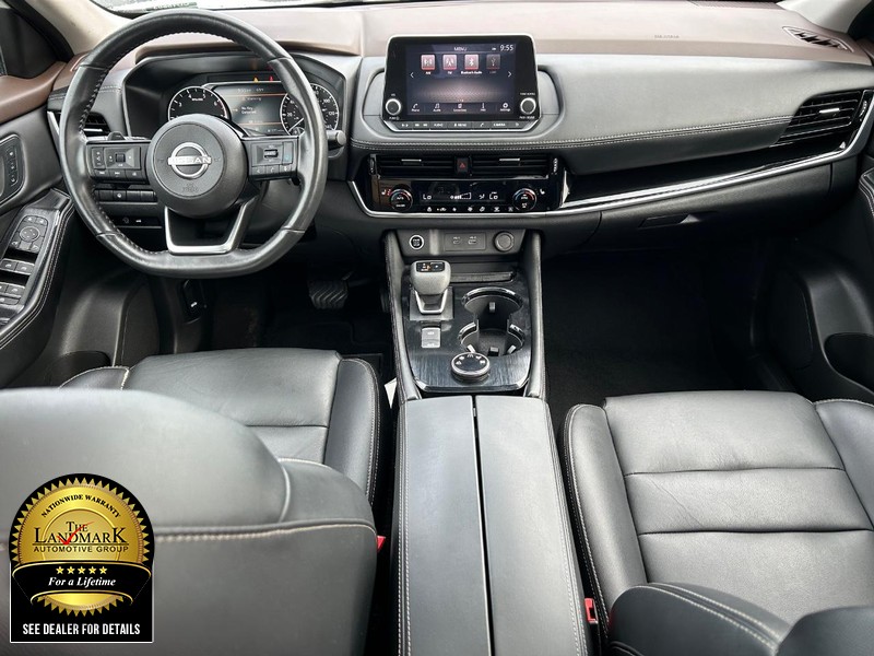 Nissan Rogue Vehicle Full-screen Gallery Image 16