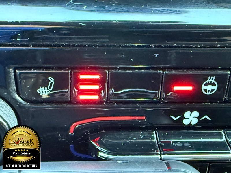 Jeep Grand Cherokee L Vehicle Full-screen Gallery Image 14