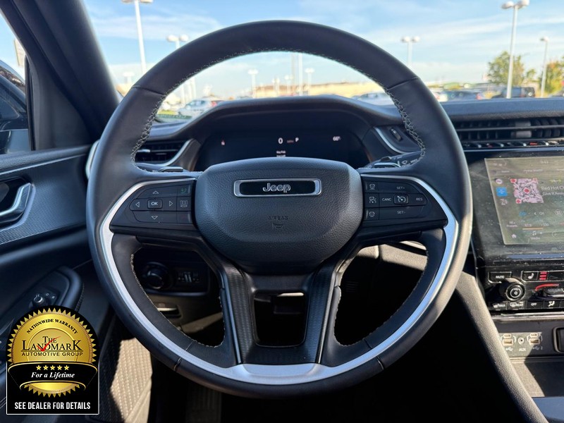 Jeep Grand Cherokee L Vehicle Full-screen Gallery Image 19