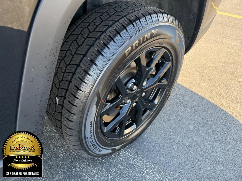 Jeep Grand Cherokee L Vehicle Full-screen Gallery Image 22