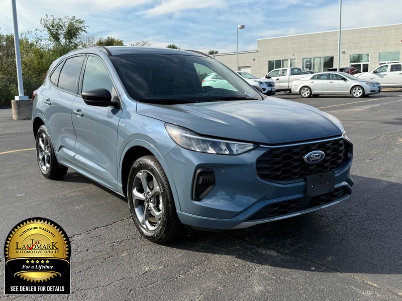 Ford Escape Vehicle Full-screen Gallery Image 2