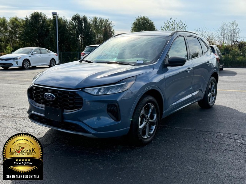 Ford Escape Vehicle Full-screen Gallery Image 5