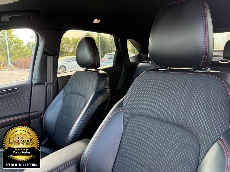 Ford Escape Vehicle Full-screen Gallery Image 9