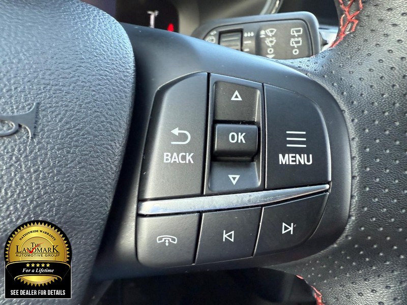 Ford Escape Vehicle Full-screen Gallery Image 11