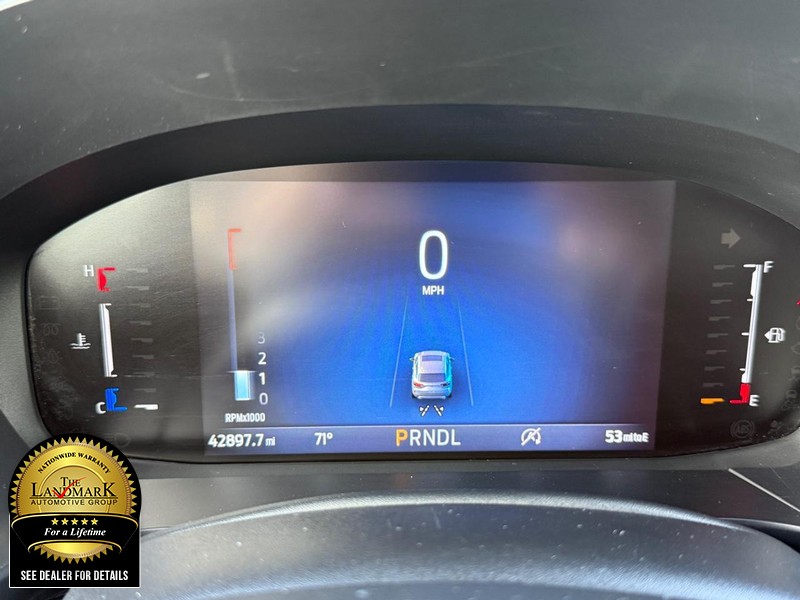 Ford Escape Vehicle Full-screen Gallery Image 12