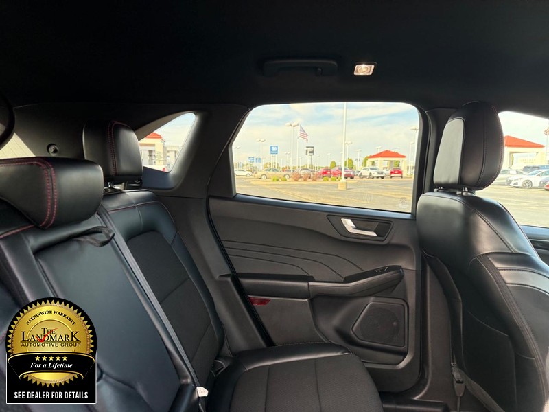 Ford Escape Vehicle Full-screen Gallery Image 15