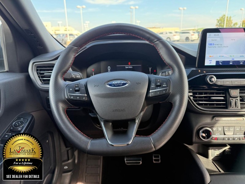 Ford Escape Vehicle Full-screen Gallery Image 17