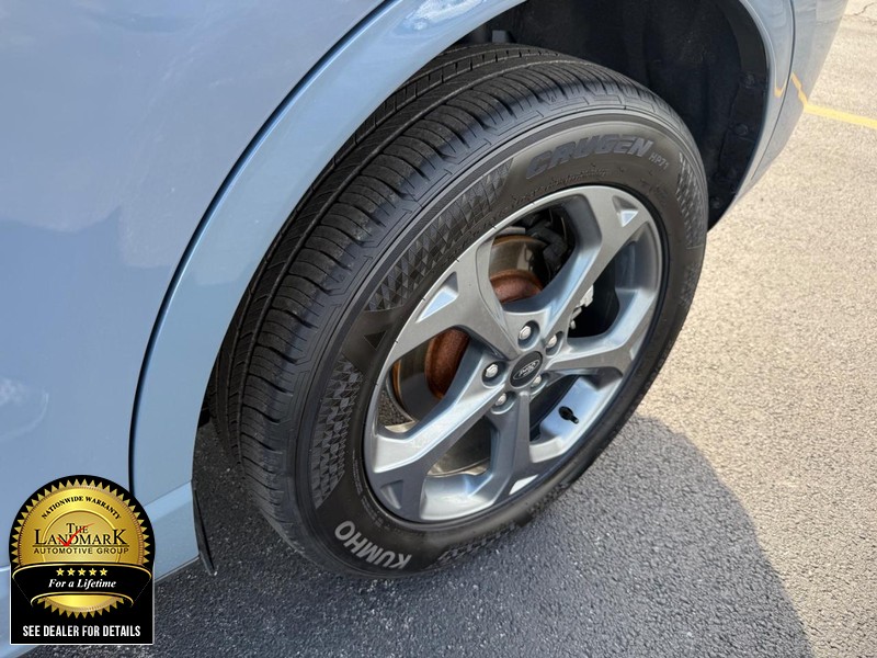 Ford Escape Vehicle Full-screen Gallery Image 20