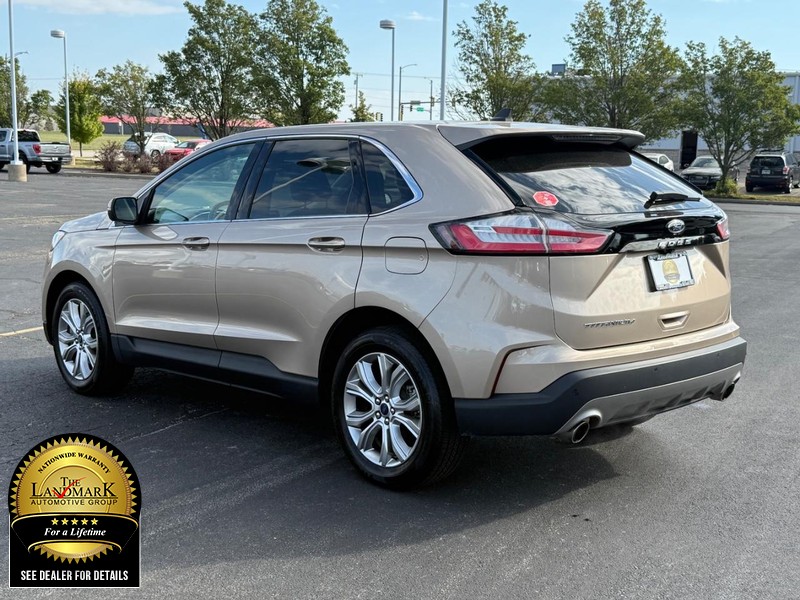 Ford Edge Vehicle Full-screen Gallery Image 6