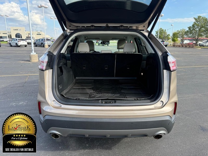 Ford Edge Vehicle Full-screen Gallery Image 19