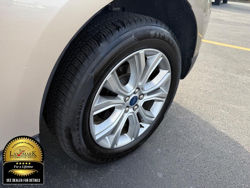 Ford Edge Vehicle Full-screen Gallery Image 20