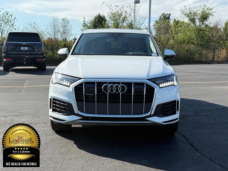 Audi Q7 Vehicle Full-screen Gallery Image 4