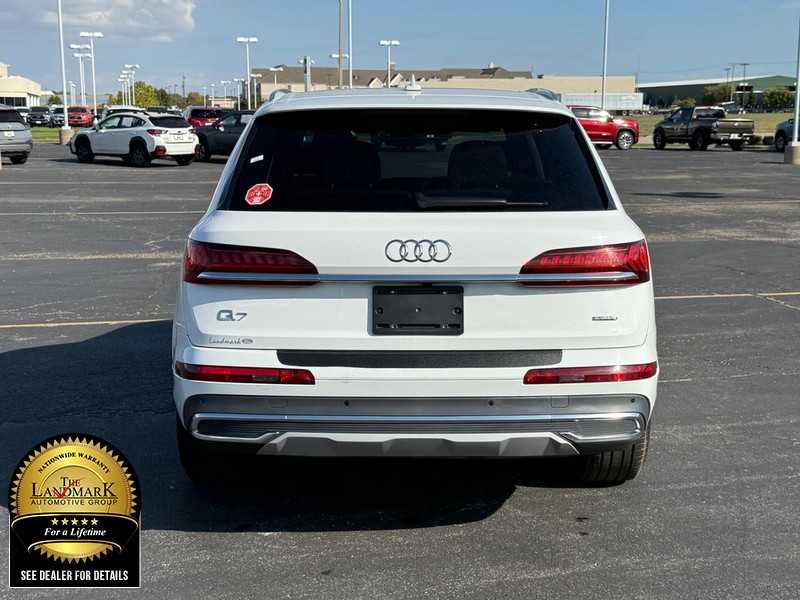 Audi Q7 Vehicle Full-screen Gallery Image 7