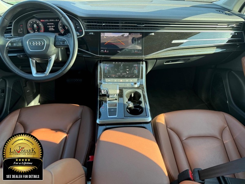 Audi Q7 Vehicle Full-screen Gallery Image 17