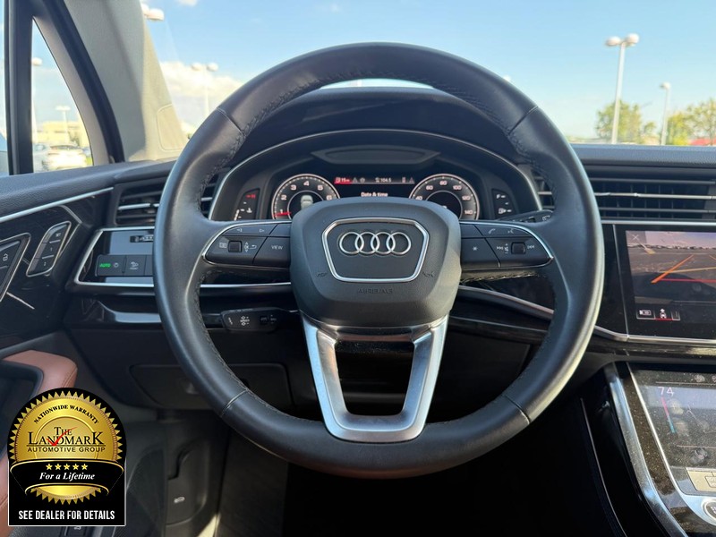 Audi Q7 Vehicle Full-screen Gallery Image 18