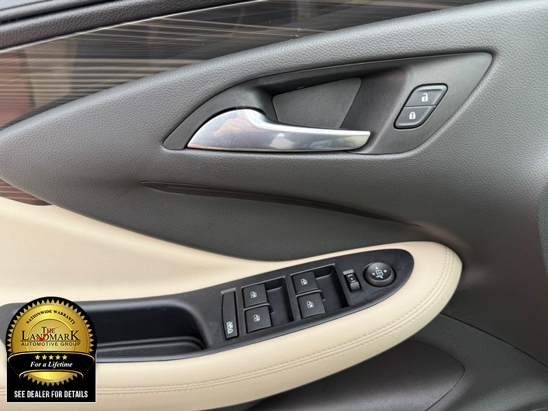 Buick Envision Vehicle Full-screen Gallery Image 8