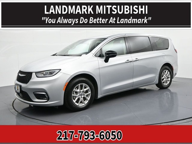 Chrysler Pacifica Touring L - Springfield IL