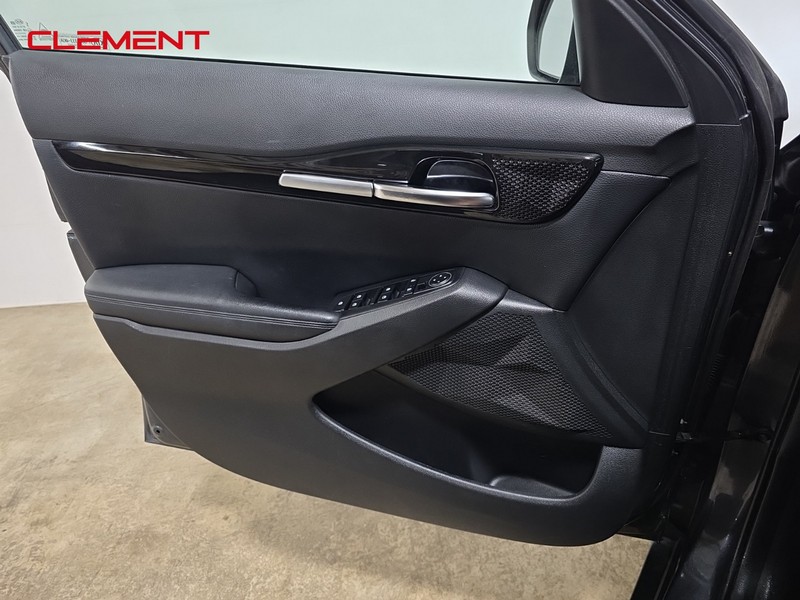 Kia Seltos Vehicle Full-screen Gallery Image 25