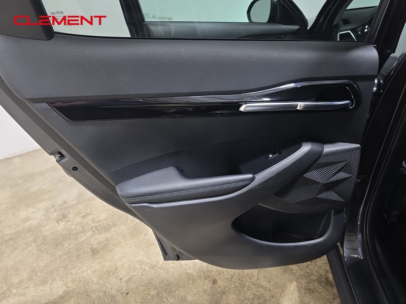 Kia Seltos Vehicle Full-screen Gallery Image 28