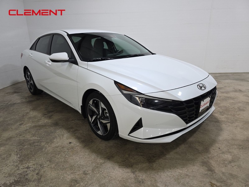 Hyundai Elantra Vehicle Full-screen Gallery Image 3