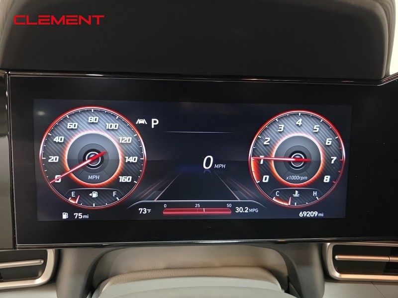 Hyundai Elantra Vehicle Full-screen Gallery Image 16