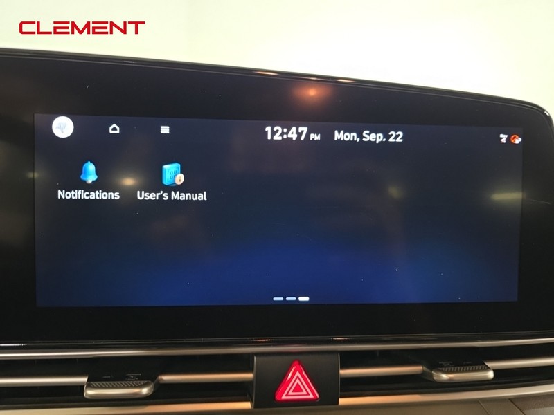 Hyundai Elantra Vehicle Full-screen Gallery Image 18