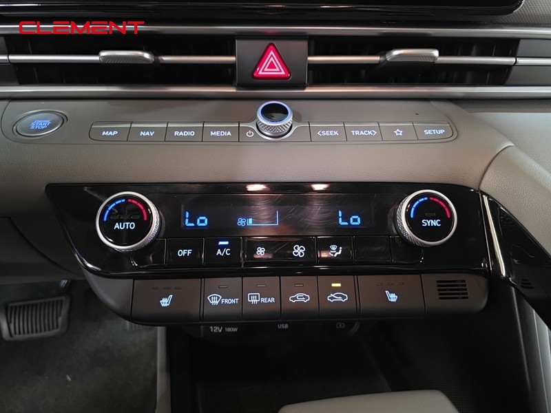 Hyundai Elantra Vehicle Full-screen Gallery Image 21