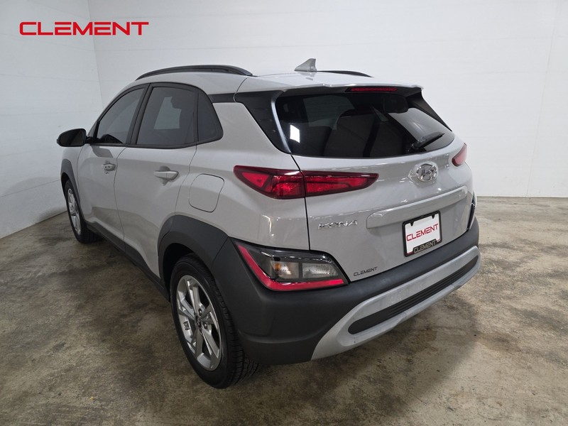 Hyundai Kona Vehicle Full-screen Gallery Image 8