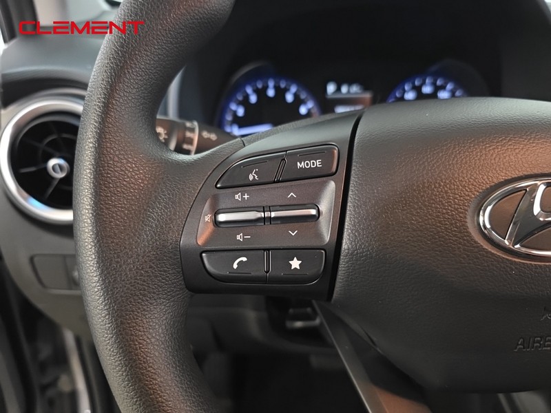 Hyundai Kona Vehicle Full-screen Gallery Image 13