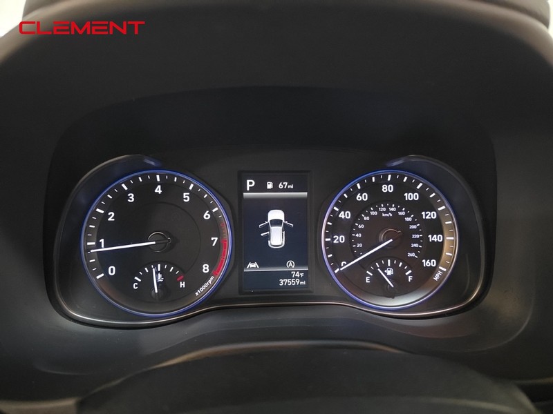 Hyundai Kona Vehicle Full-screen Gallery Image 16