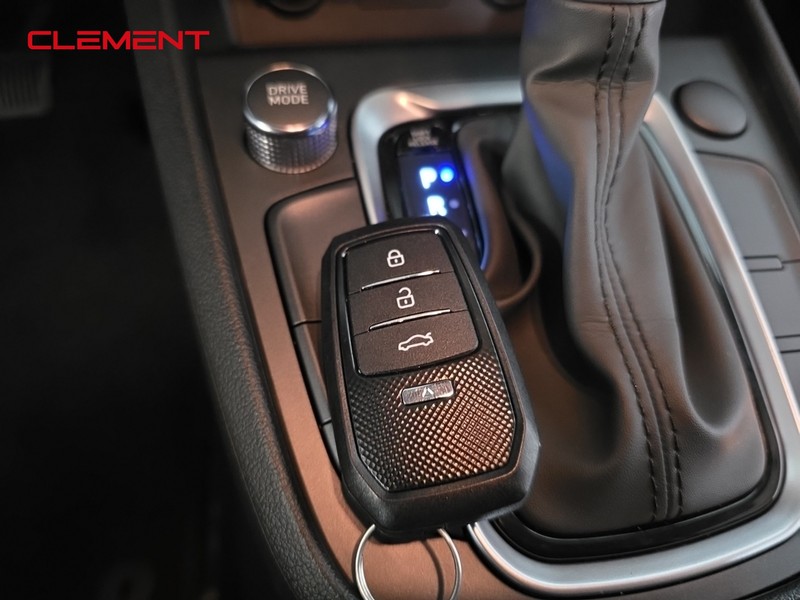 Hyundai Kona Vehicle Full-screen Gallery Image 21