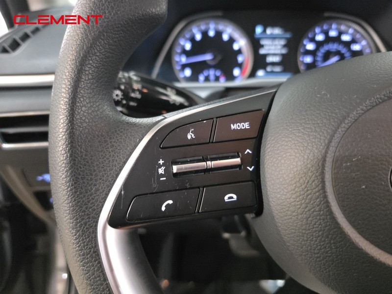 Hyundai Sonata Vehicle Full-screen Gallery Image 11