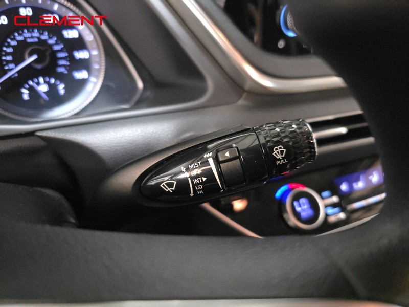 Hyundai Sonata Vehicle Full-screen Gallery Image 13