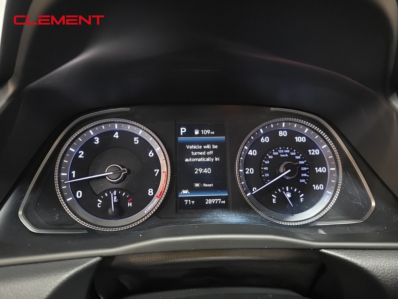 Hyundai Sonata Vehicle Full-screen Gallery Image 14