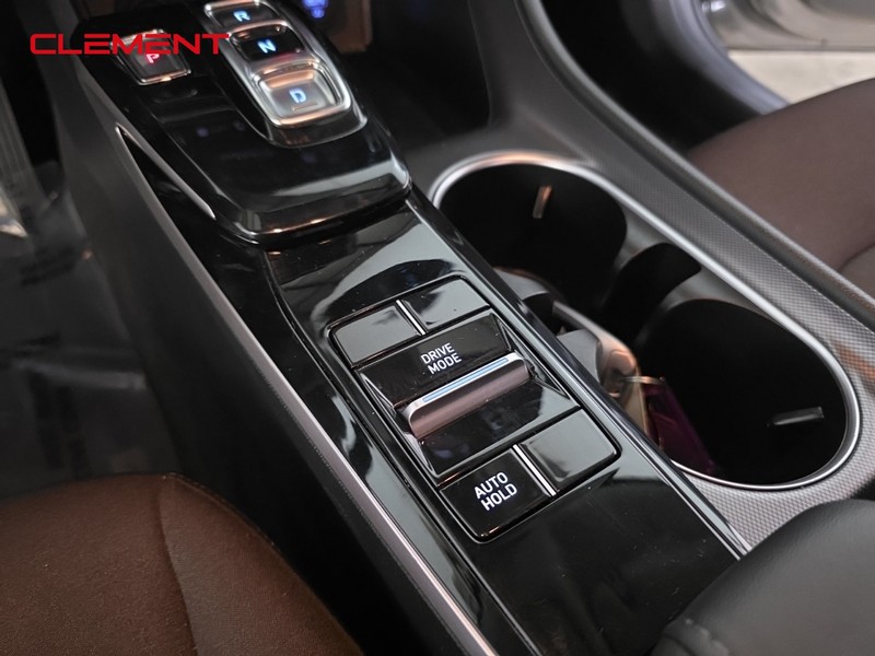 Hyundai Sonata Vehicle Full-screen Gallery Image 19