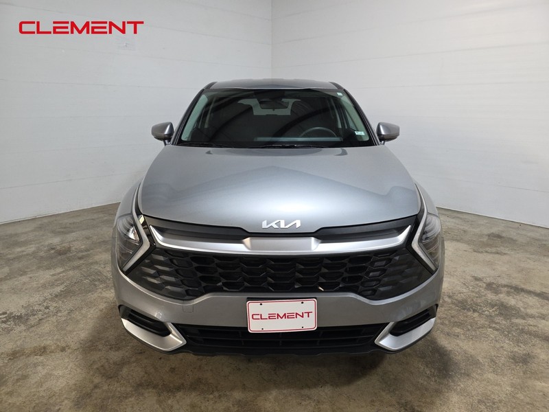 Kia Sportage Vehicle Full-screen Gallery Image 2