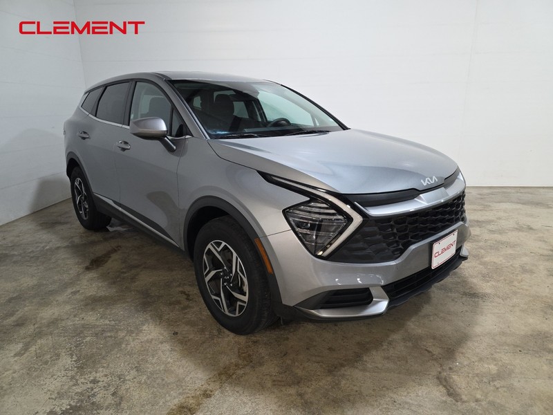 Kia Sportage Vehicle Full-screen Gallery Image 3