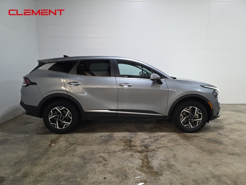 Kia Sportage Vehicle Full-screen Gallery Image 4