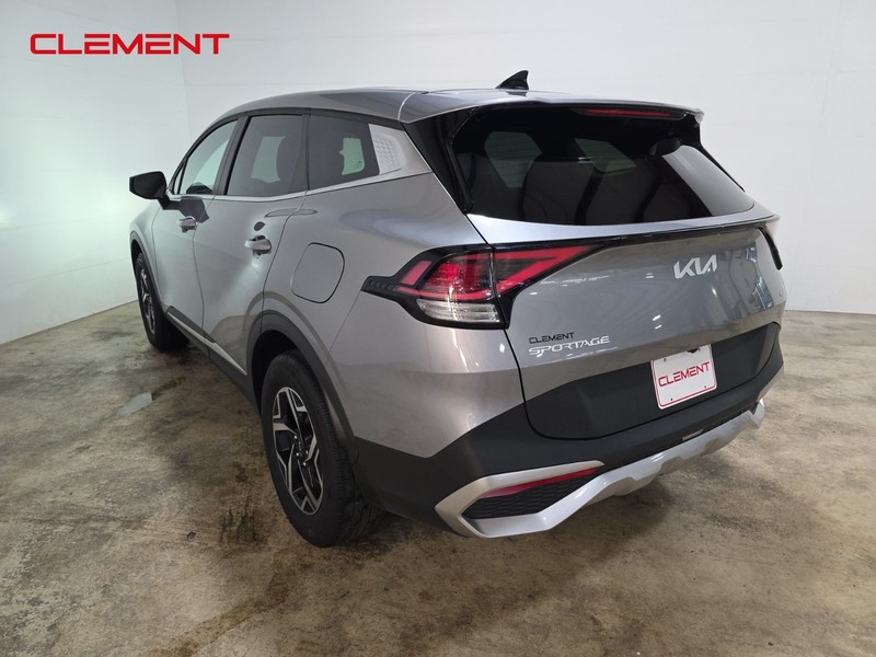 Kia Sportage Vehicle Full-screen Gallery Image 8