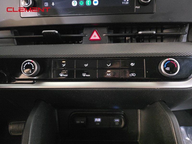 Kia Sportage Vehicle Full-screen Gallery Image 19