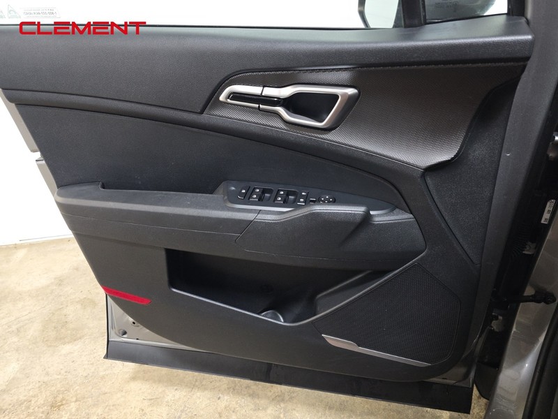 Kia Sportage Vehicle Full-screen Gallery Image 23