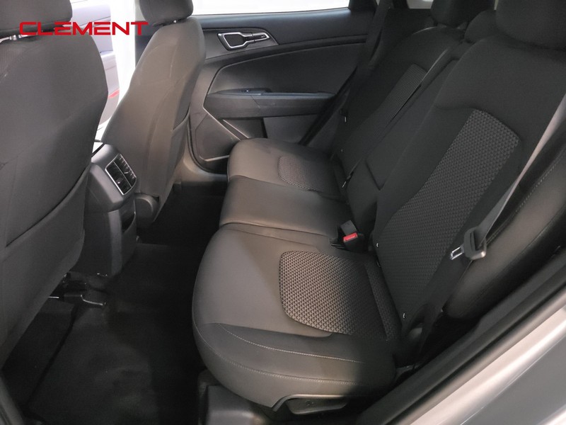 Kia Sportage Vehicle Full-screen Gallery Image 27