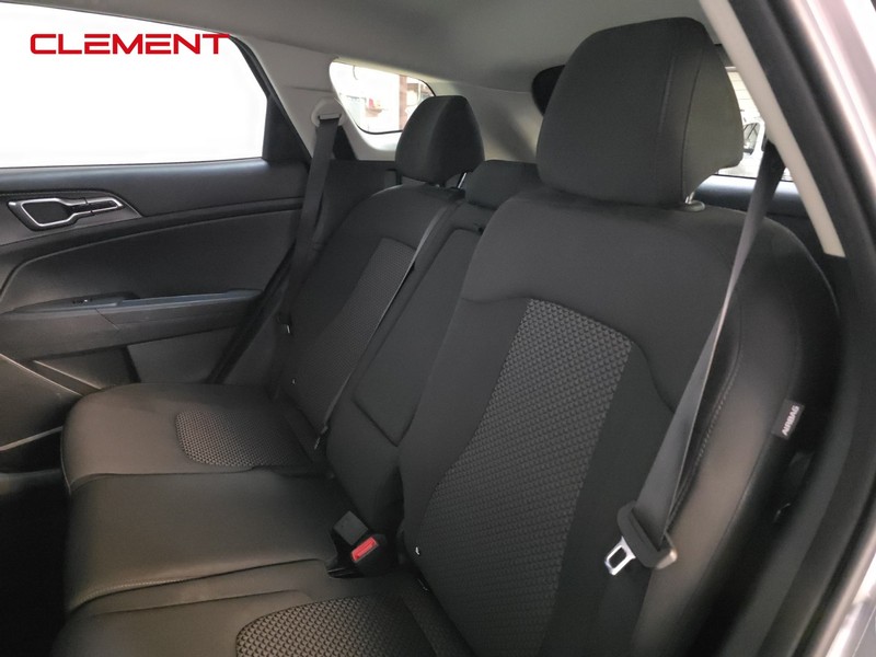 Kia Sportage Vehicle Full-screen Gallery Image 28